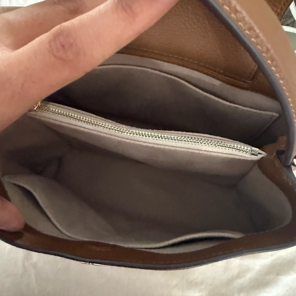 868+! New Tory Burch Britten in moose Leather Satchel and Britten cardholder - Picture 13 of 16